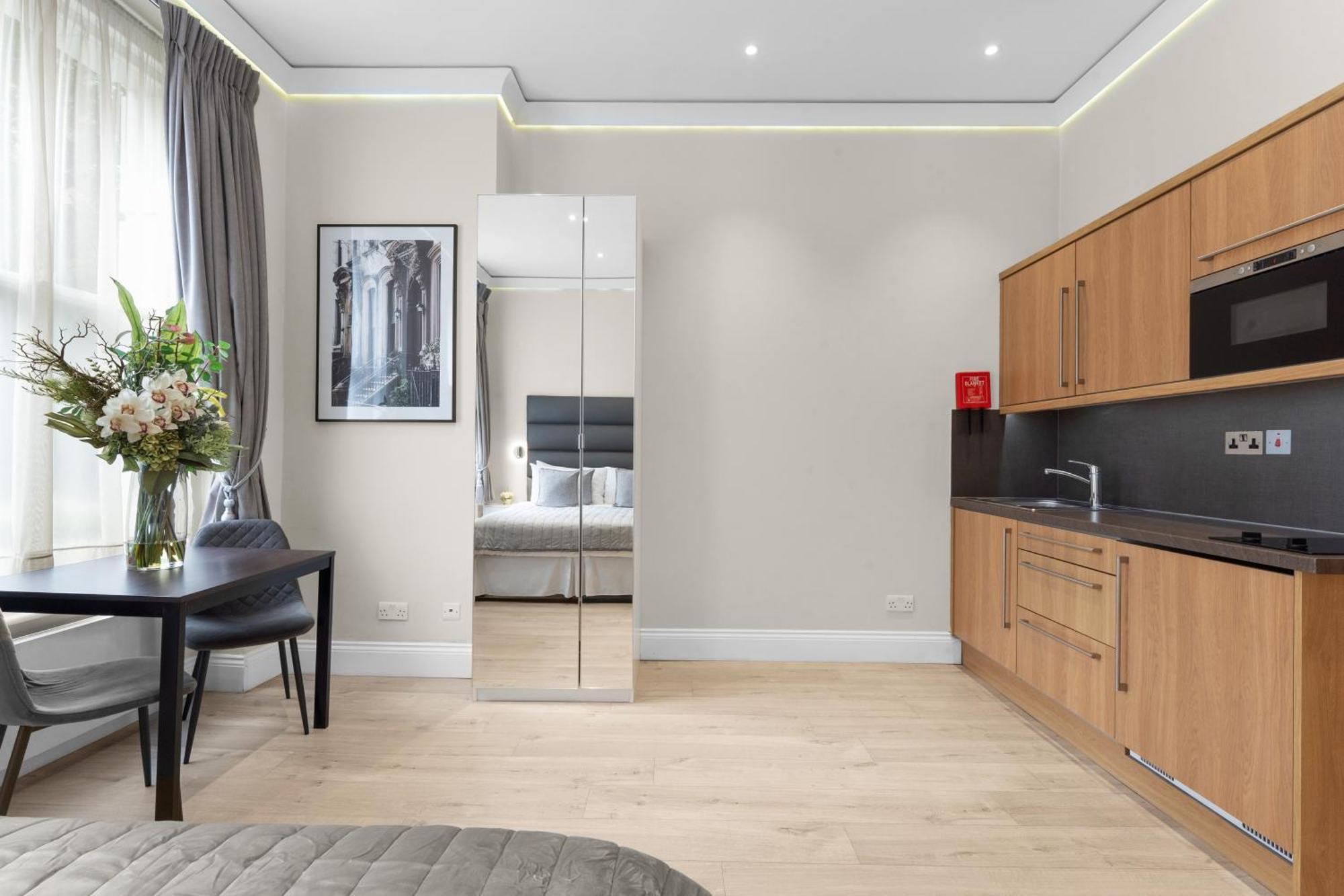 Cleveland Residences Russell Square London Bagian luar foto