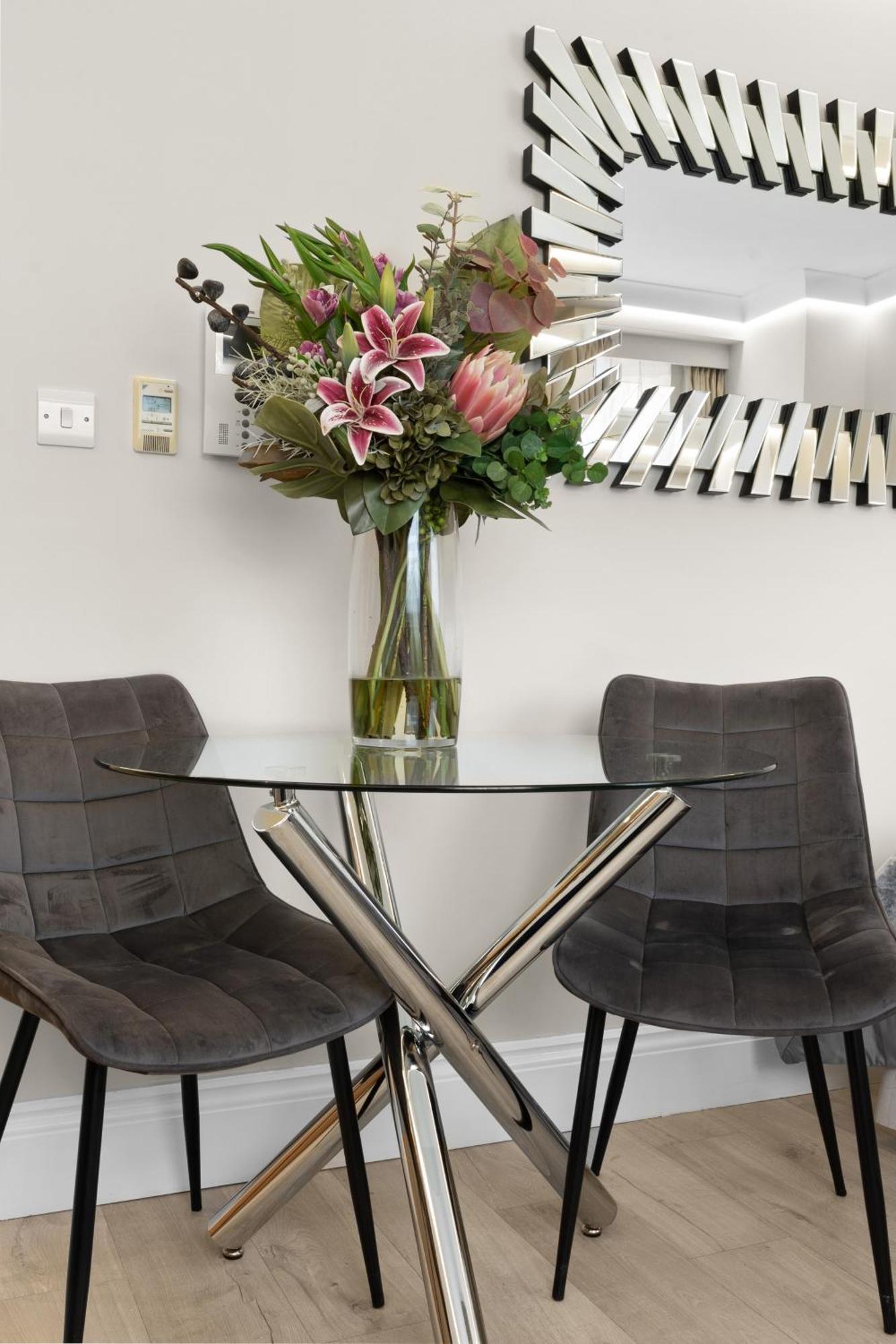 Cleveland Residences Russell Square London Bagian luar foto